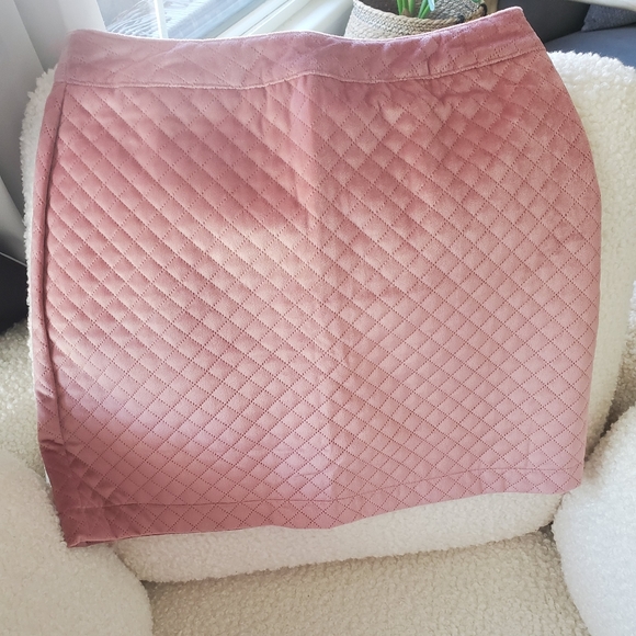 Soft quilted  mauve pink skirt - Picture 1 of 3
